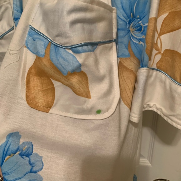 Gorgeous Summer Weight Bath Robe - Picture 4 of 8